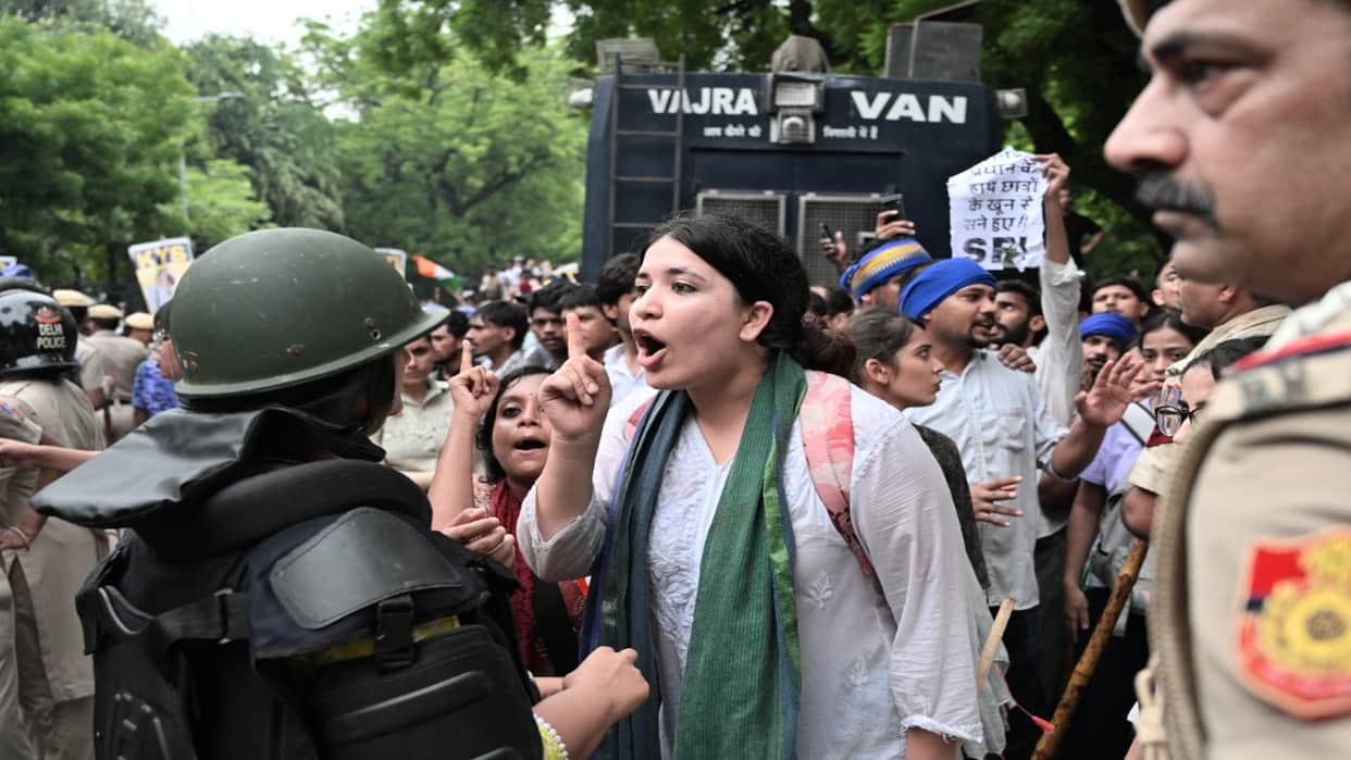 CJP Protest: Many youths from Himachal were also injured in the lathi charge during the march to Parliament.