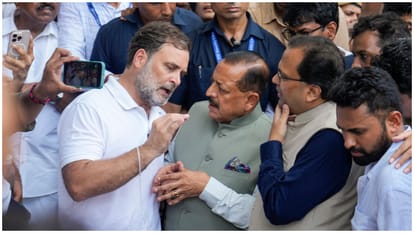 Congress Sit-In Protest Outside PM House Dharna Rahul Gandhi Priyanka Gandhi Vadra Akhilesh Yadav BJP SP news