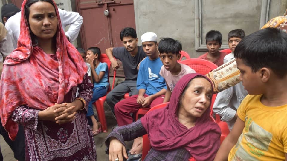 Chicken shop owner murdered in Moradabad; throat slit with a knife.