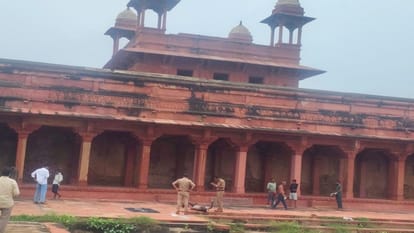 फतेहपुर सीकरी में मिली लाश