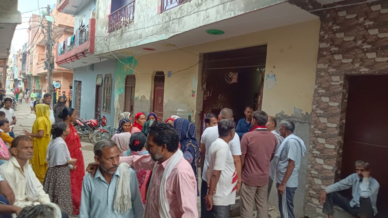 Sons killed mother and father in ghaziabad