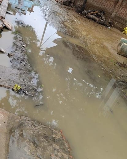 Rural Areas Waterlogged After Light Rain in Kanpur