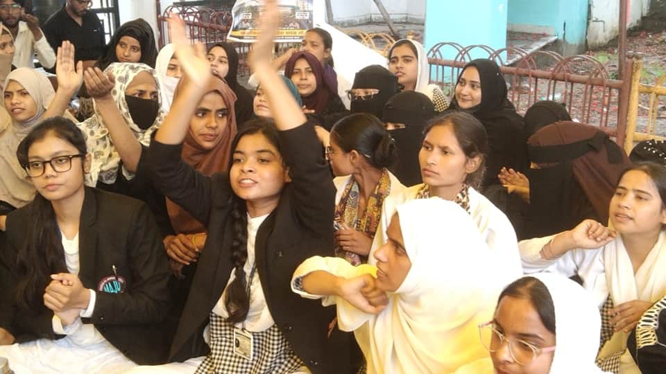 Jauhar University granted minority status immediately after change of Governor; Aziz Qureshi gave the approval