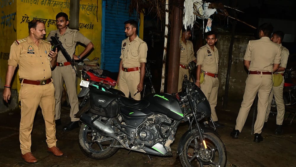 Kanpur Young man bludgeoned to death with bricks and stones in front of police booth five arrested