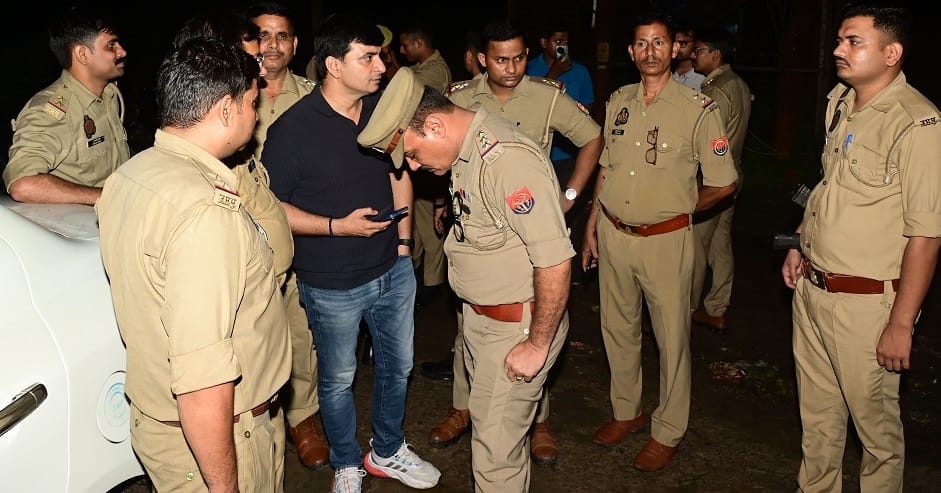 Kanpur Young man bludgeoned to death with bricks and stones in front of police booth five arrested