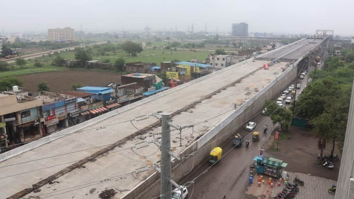 indore-news-luvkush-square-double-decker-flyover-first-lane-opening