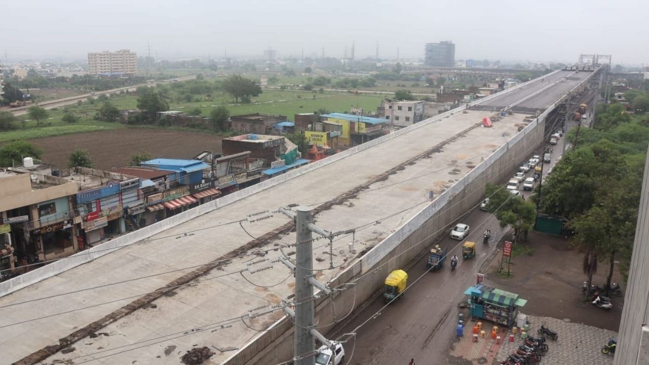 लवकुश चौराहे पर डबलडेकर फ्लायओवर।