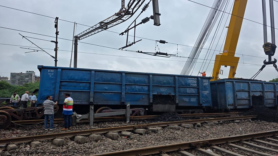 Six coaches of a goods train derailed, several trains cancelled on the Ghaziabad-Delhi section