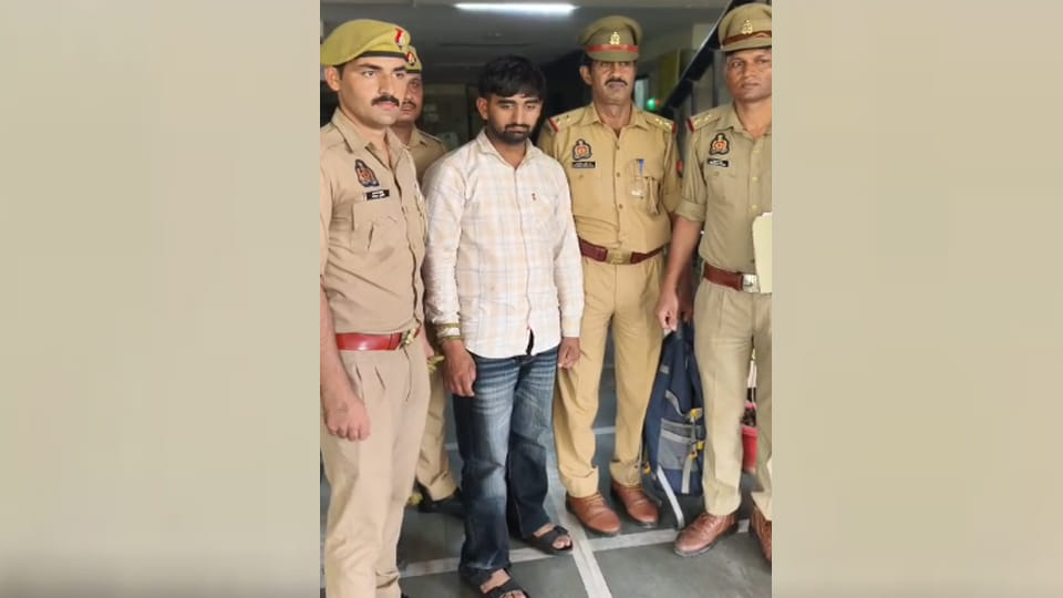 Theft worth lakhs at retired bank official's house in Panki solved;accused arrested, cash and jewelry recovere