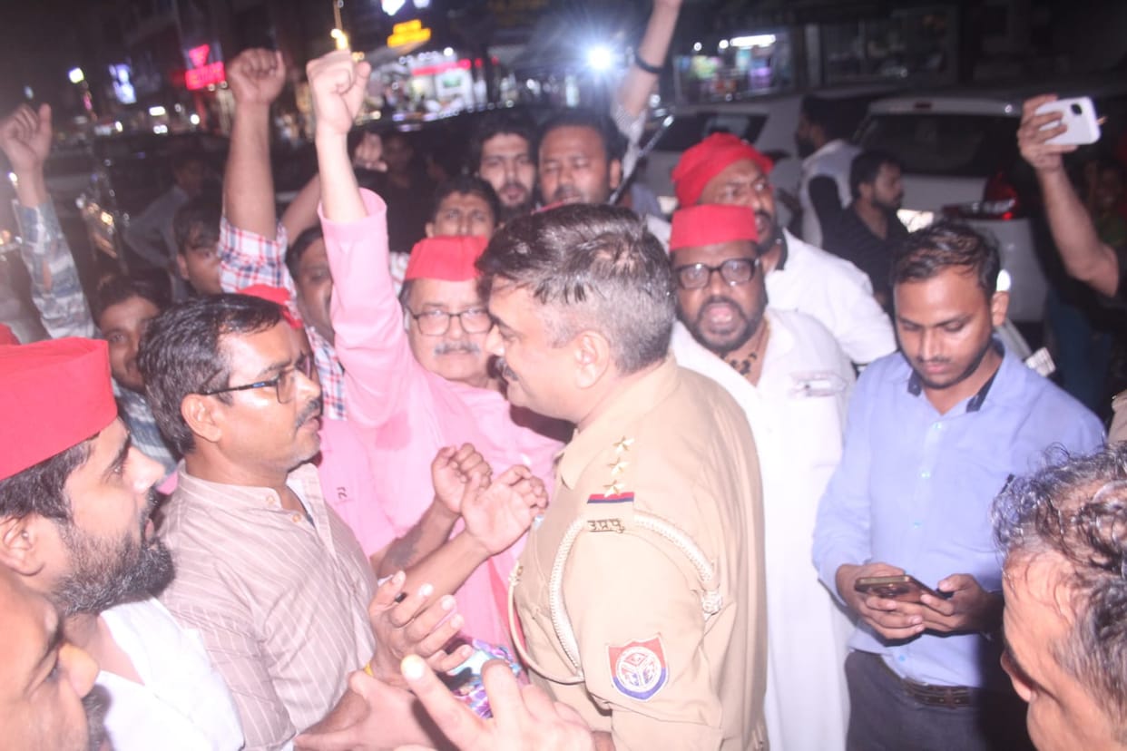 Kanpur: SP Leaders Detained During Protest Over Akhilesh Yadav's Detention