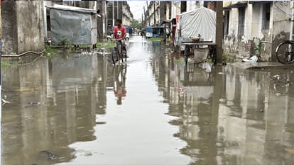 Two houses collapsed within just 15 years; committee formed to investigate.