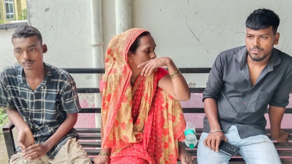 Tragedy in Purnia Woman Dies After Falling From Train Son Suspects Mobile Snatching Attempt