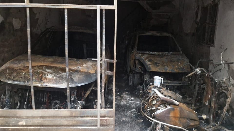 Fire breaks out in the parking area of a four-storey building; nine trapped people rescued