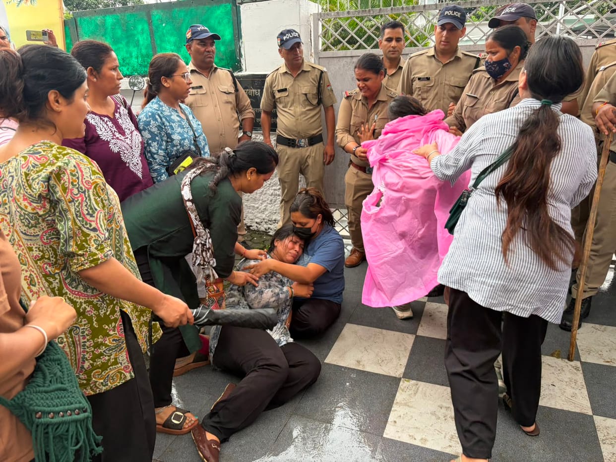 Dehradun: Nursing Ekta Manch protest; unemployed individuals attempted self-immolation by consuming phenyl