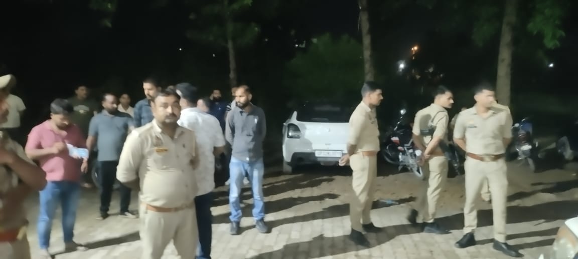 Amethi: Lucknow High Court lawyer dies during treatment; commotion at the hospital throughout the night.