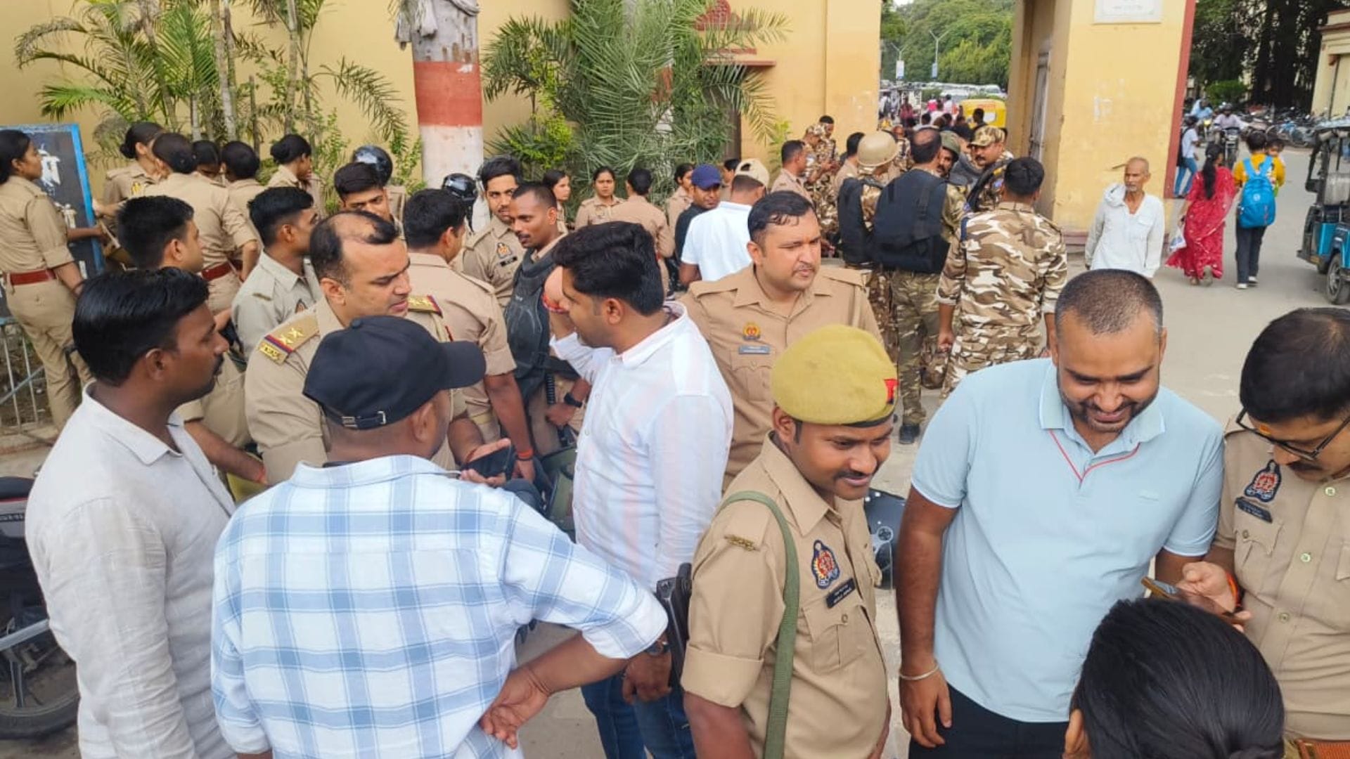 Jantar Mantar controversy in Varanasi youth protest heavy police deployment at BHU and Kashi Vidyapith