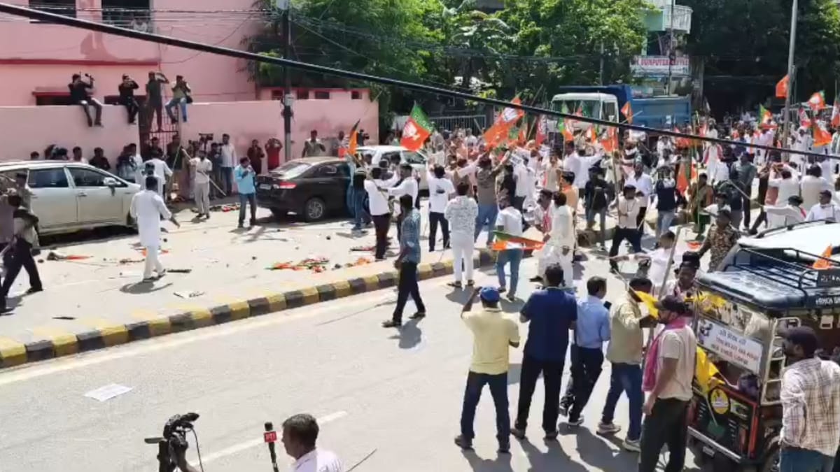 Bihar : पटना में भाजपा-कांग्रेस के नेताओं-कार्यकर्ताओं में झड़प; सड़क पर क्यों हुआ संग्राम? पढ़िए अपडेट