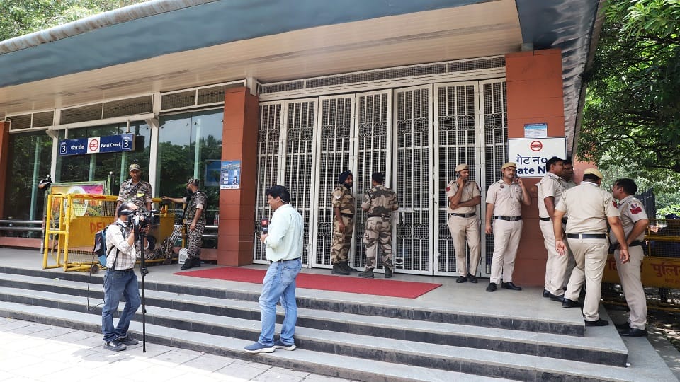 15 metro stations in Delhi remain closed for third consecutive day Mandi House Central Secretariat open