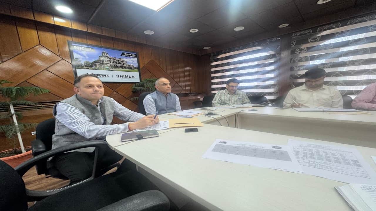 मुख्य सचिव कमलेश कुमार पंत की अध्यक्षता में हुई उच्चस्तरीय बैठक।