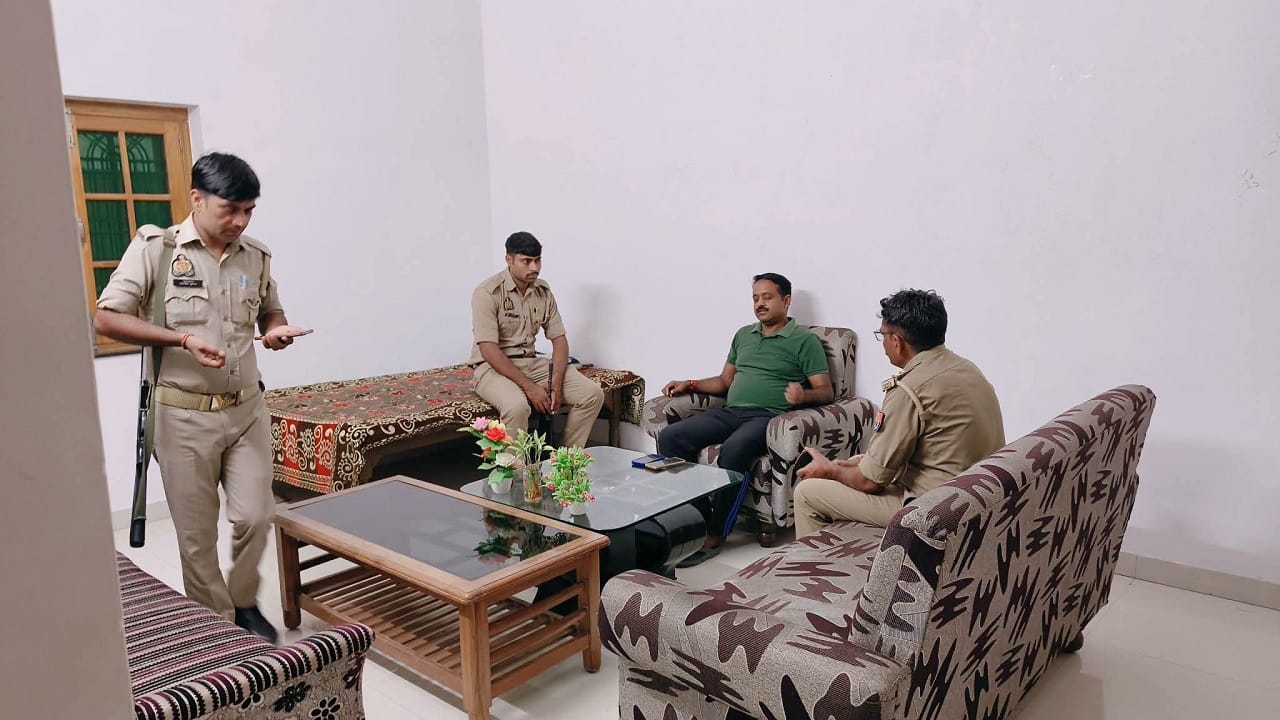 पूर्व मंत्री हेमराज वर्मा को पुलिस ने किया नजरबंद