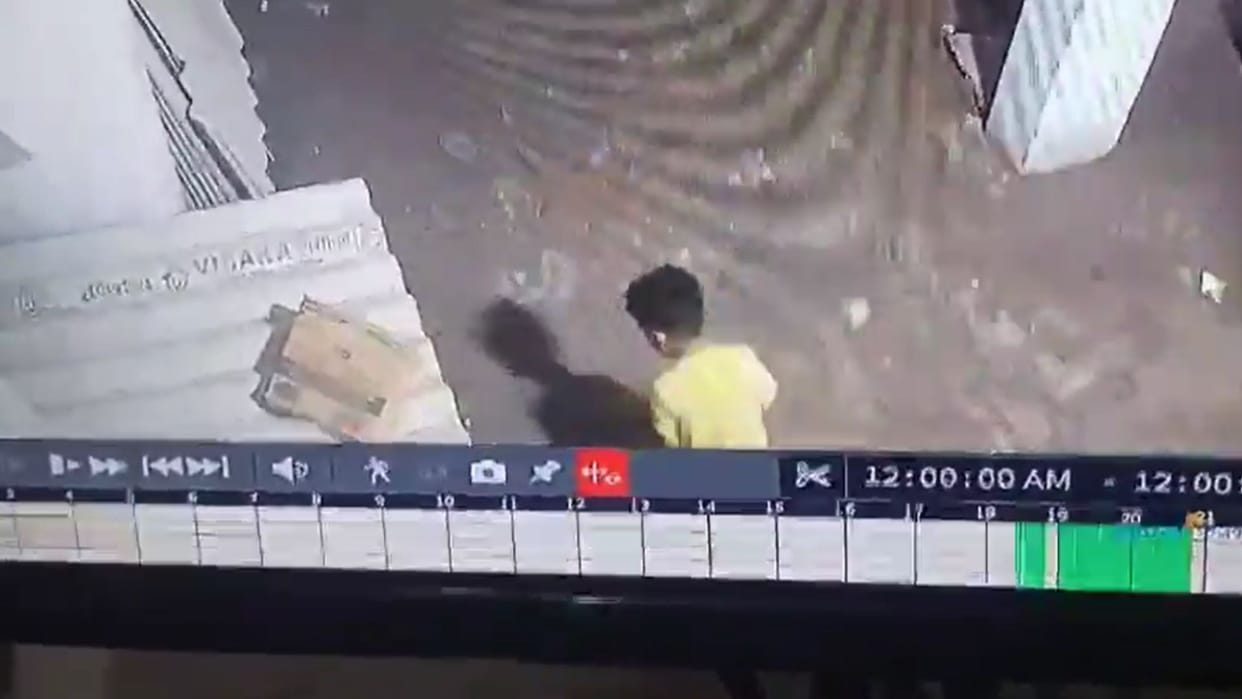 Chandauli snake bit an innocent child playing outside his home boy died