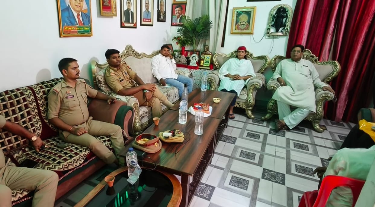 Kanpur SP leader Rachna Singh Gautam placed under house arrest party workers created a commotion