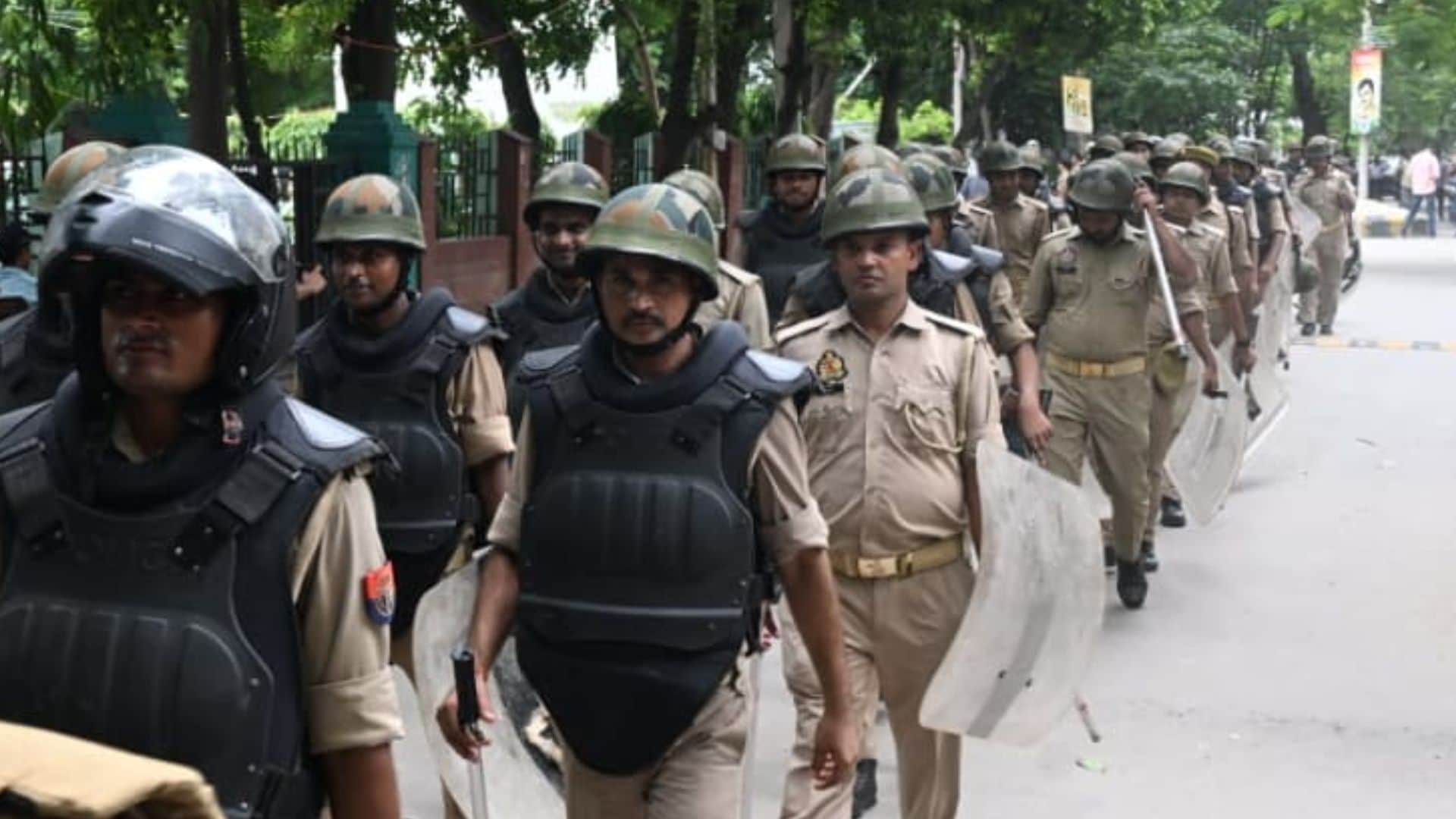 Jantar Mantar controversy in Varanasi youth protest heavy police deployment at BHU and Kashi Vidyapith