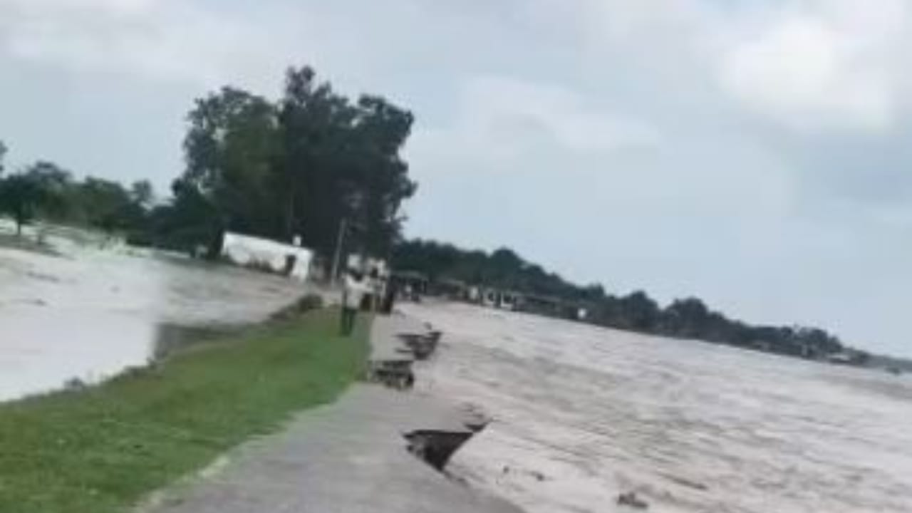 a part of school has been swallowed by the river due to erosion by the Sharda River in Lakhimpur Kheri