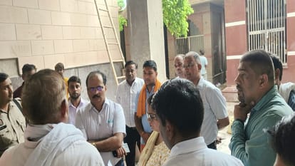 Agra Temples Gear Up for Sawan as Rudrabhishek and Kanwar Bookings Surge