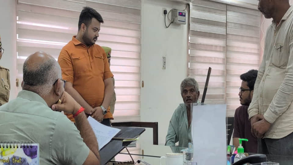 Elderly husband alleges wife hurls abuse and beats him with shoes; pleads to DM for justice.