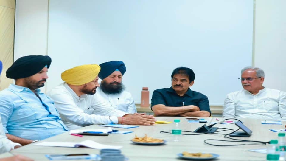पंजाब कांग्रेस के नेताओं की दिल्ली में बघेल के साथ बैठक