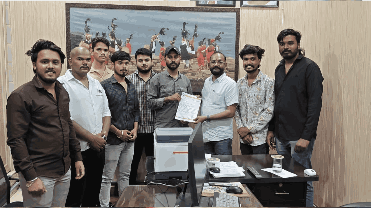 परिषद ने मुख्य छात्रावास अधिकारी को एक ज्ञापन सौंपा