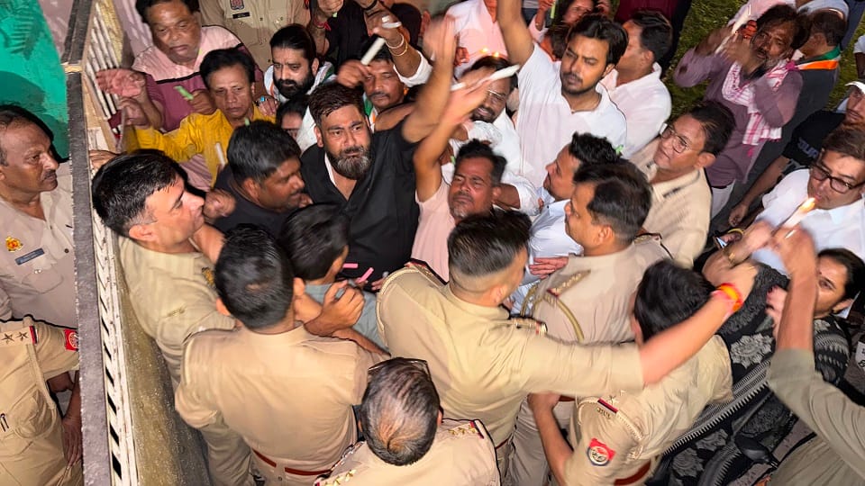 Police lock Congress workers inside office in Agra commotion ensues