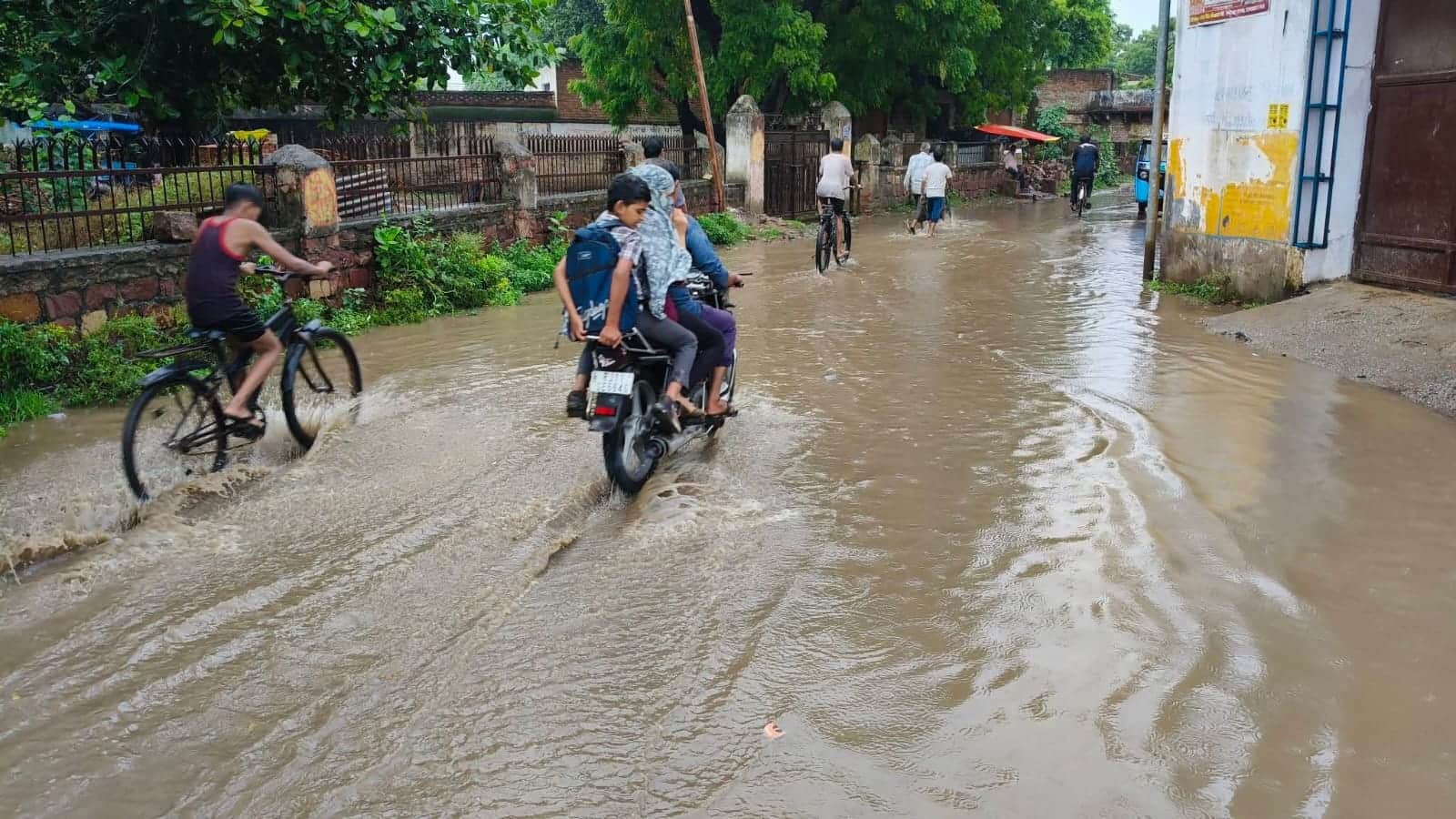 प्रदेश के अलग-अलग हिस्सों में बारिश