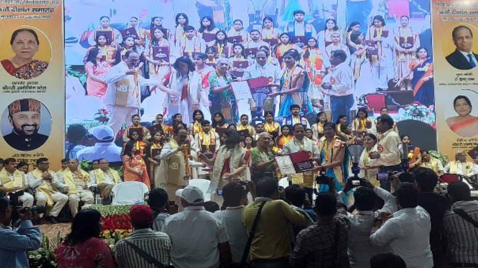Meerut: Merit Shines at CCSU Convocation, RG PG College Students Win Prestigious Medals