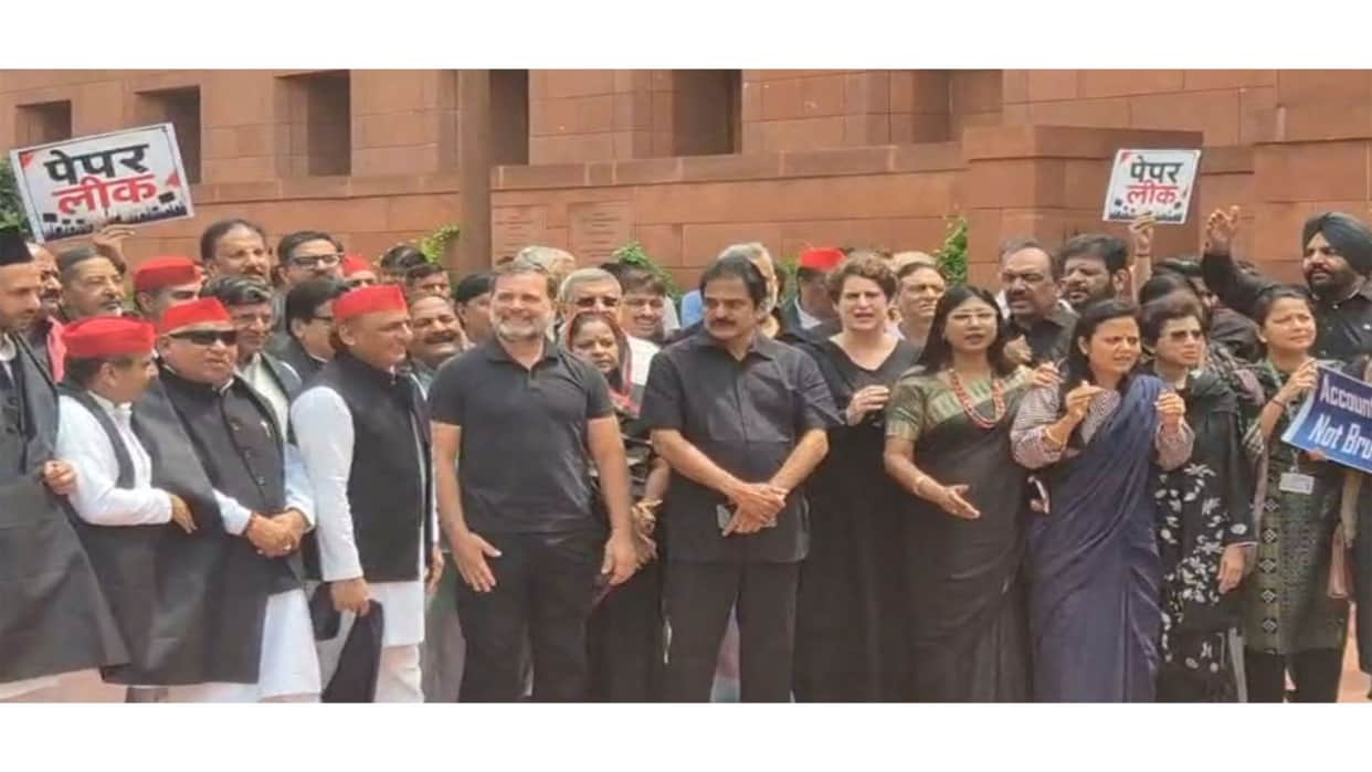 opposition mps protest live makar dwar parliament demand dharmendra pradhan resignation bjp govt reaction