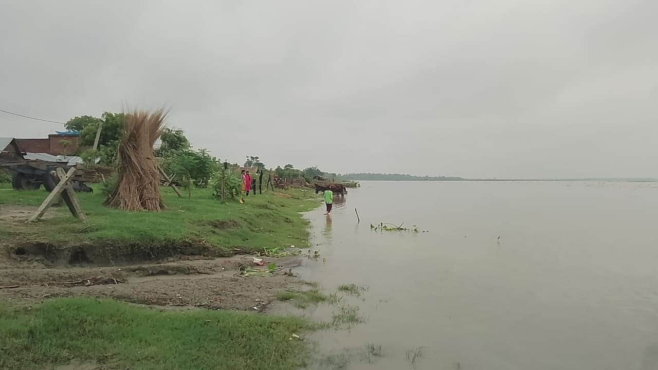 Sharda River water level crosses danger mark in Lakhimpur Kheri roads submerged in floodwaters