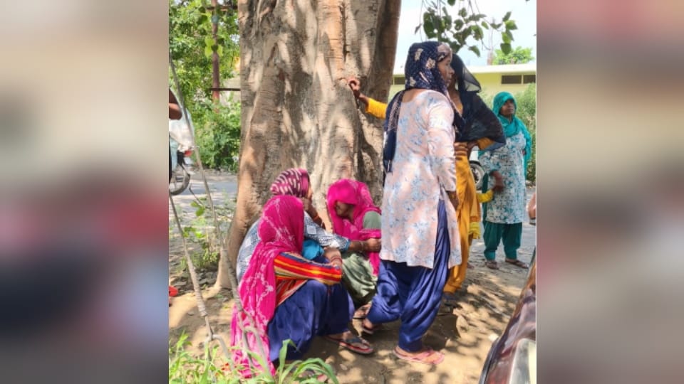 विलाप करते परिजन