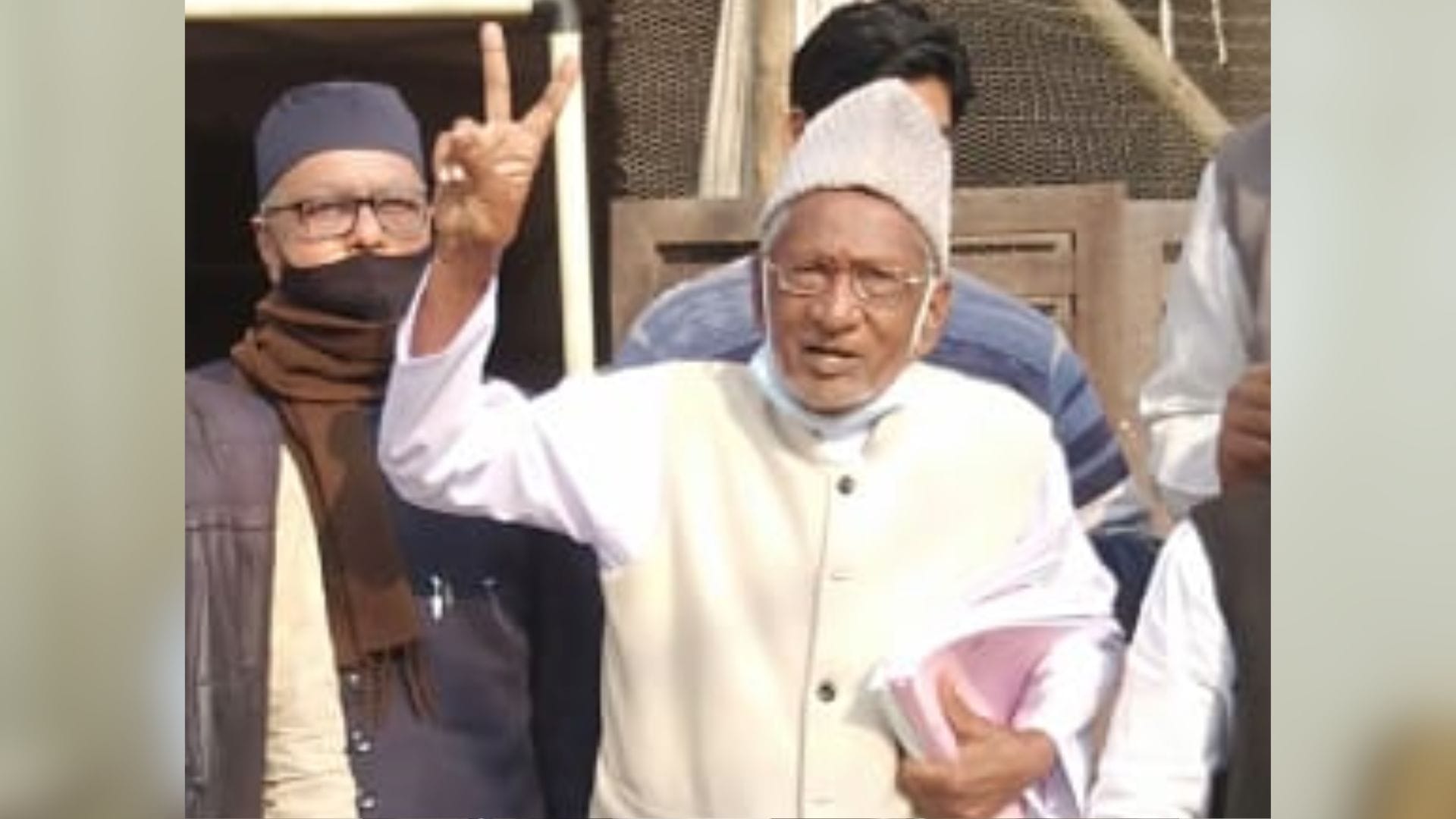 story of SP leader Alam Badi Azmi five-time MLA from Nizamabad seat in azamgarh