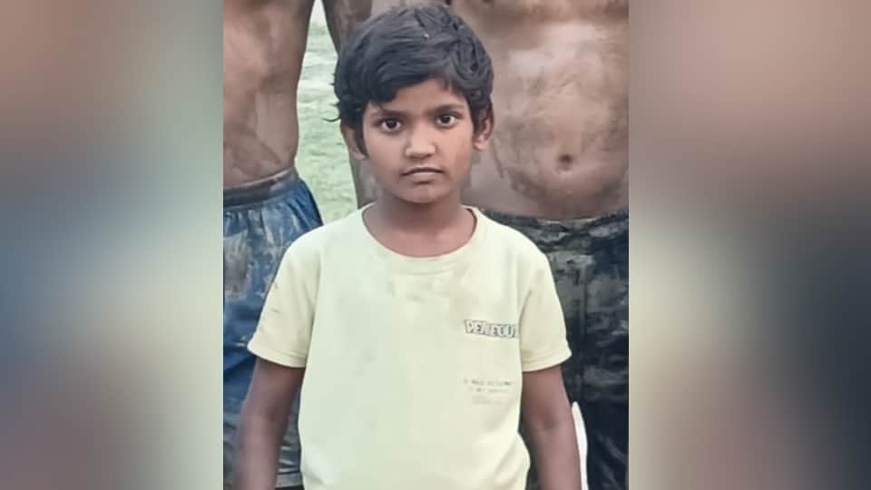 आयुषी की फाइल फोटो।