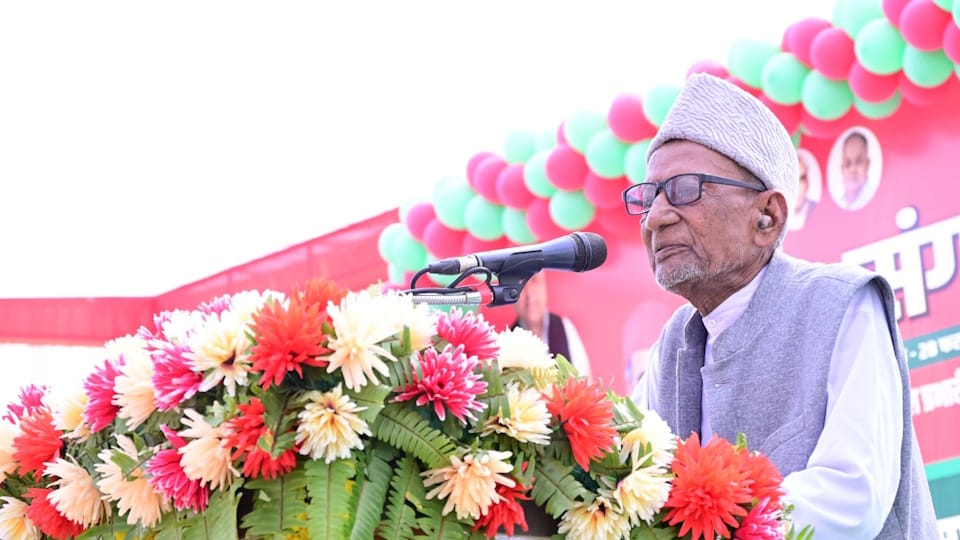 story of SP leader Alam Badi Azmi five-time MLA from Nizamabad seat in azamgarh