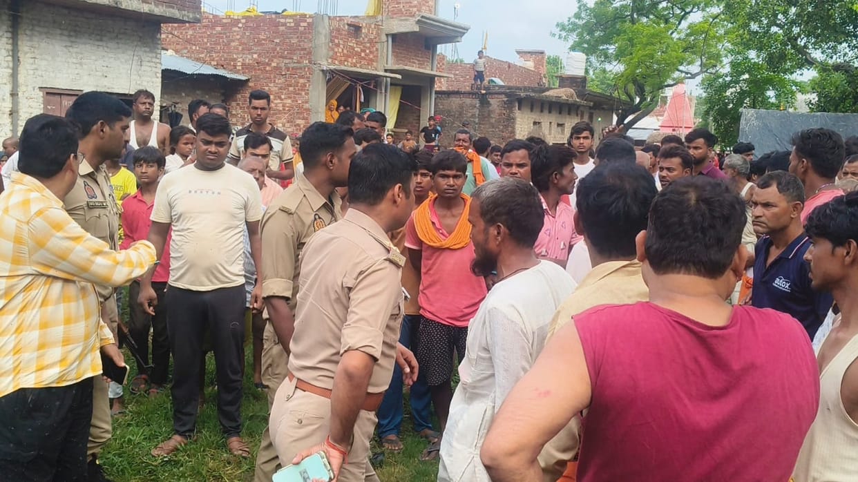 Bahraich: Son hacks mother to death with an axe; accused son in custody.