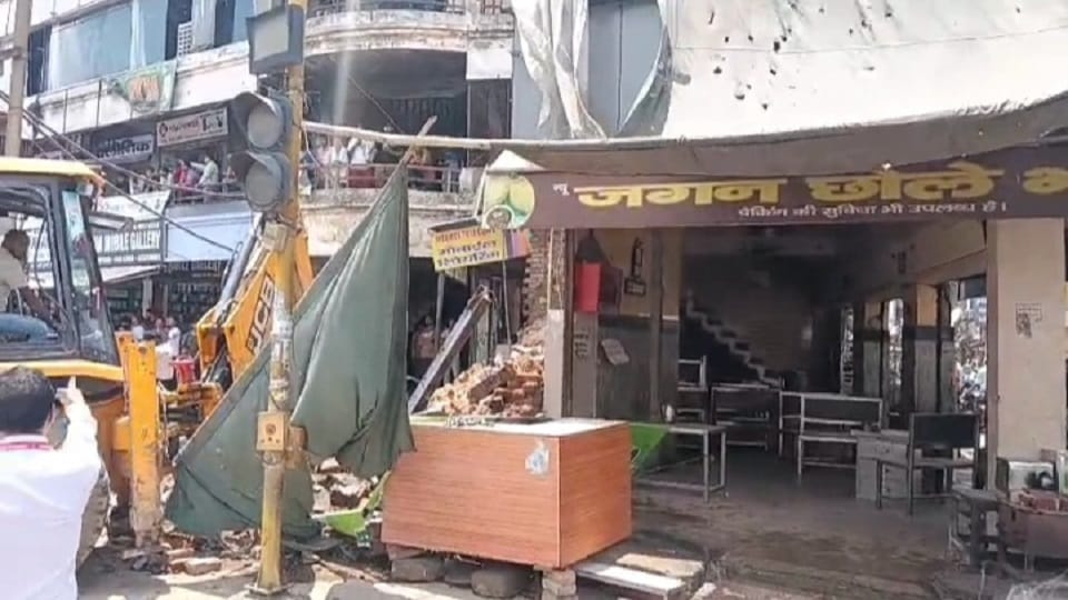 Meerut: Bulldozer razes famous chhole-bhature shop at Hapur Adda