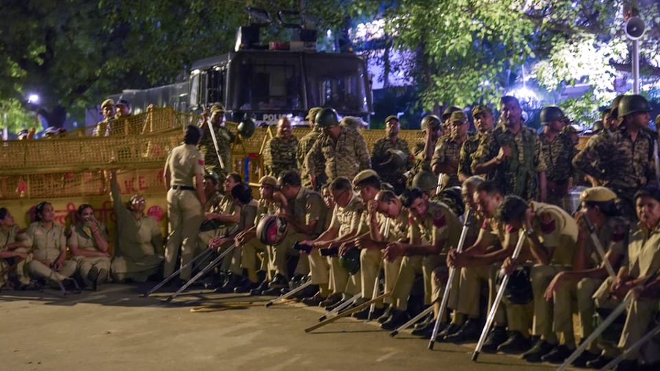 Protest turns violent ACP and constable attacked with sharp object pepper spray used stones also pelted photos