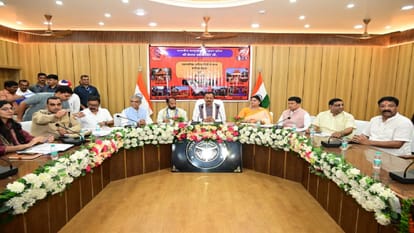 Deputy CM Keshav Prasad Maurya instructed the officers saying that farmers should not face any problem