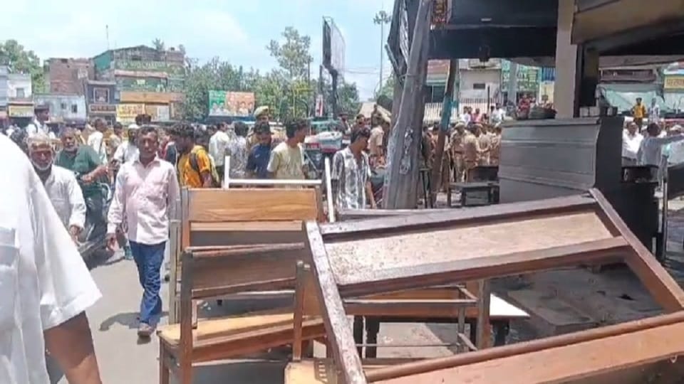 Meerut: Bulldozer razes famous chhole-bhature shop at Hapur Adda