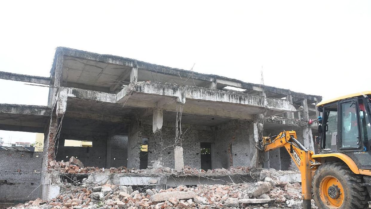 Lucknow: LDA demolishes former SP MLA's complex in Jiamau; BJP headquarters to be built nearby.
