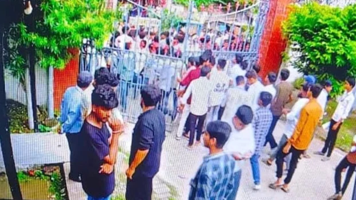 Bihar news polytechnic college turns battleground student groups pelt stones