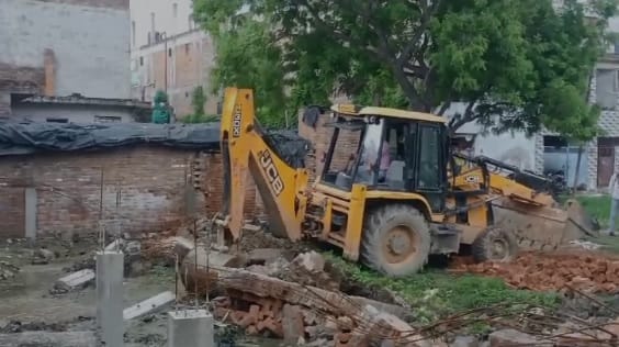 Kanpur Administration bulldozer action in Ghatampur encroachment not removed despite notice
