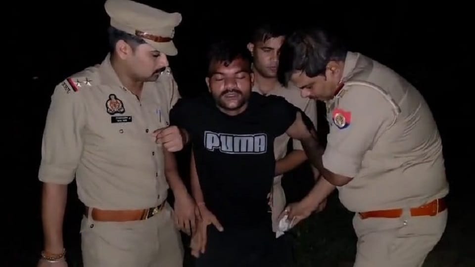 Notorious Criminal Injured in Police Encounter Arrested with Stolen Bike and Looted Mobiles